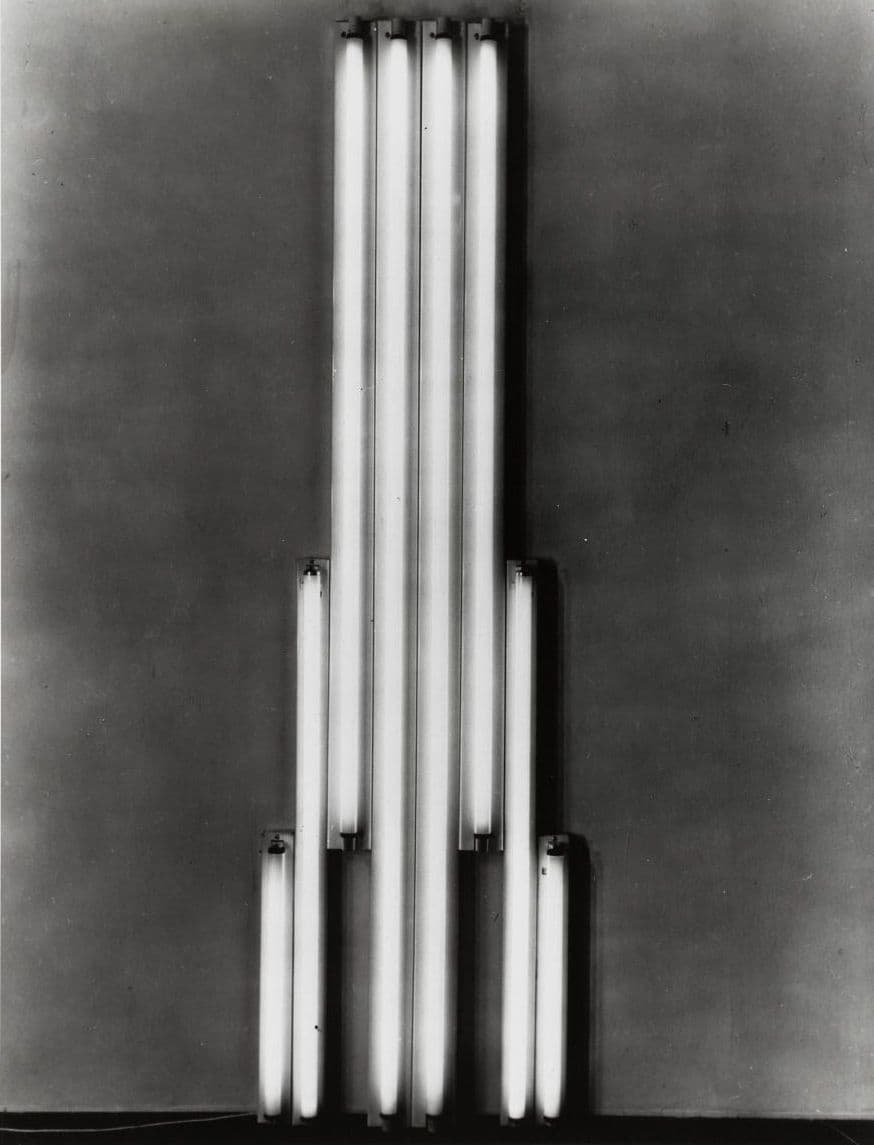 Dan Flavin, Monument 7 to V. Tatlin, 1970